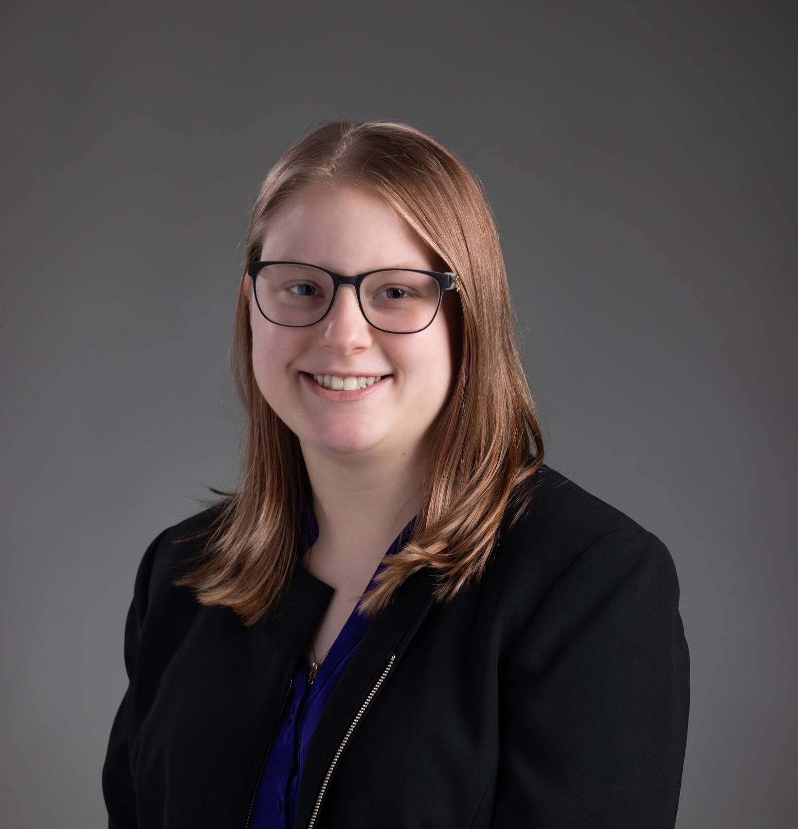 amelia holt headshot